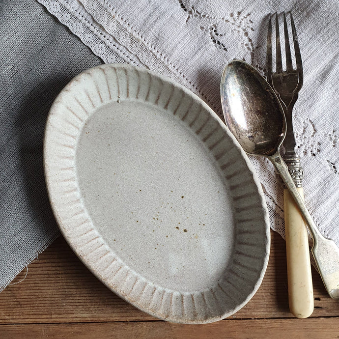 SMALL OVAL SERVING DISH