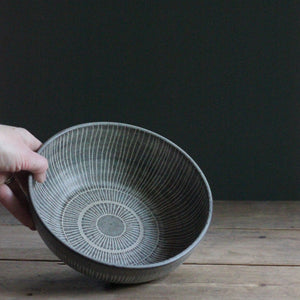 SGRAFFITO SERVING BOWL