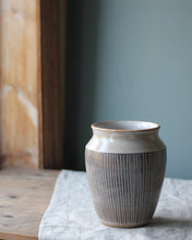 Load image into Gallery viewer, SGRAFFITO VASE #1