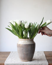 Load image into Gallery viewer, SGRAFFITO VASE #1