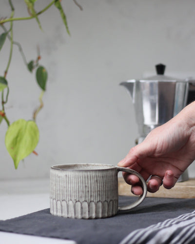 SQUAT SGRAFFITO MUG