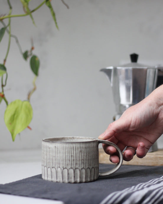 SQUAT SGRAFFITO MUG