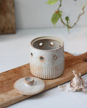 Load image into Gallery viewer, GARLIC KEEPER