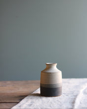 Load image into Gallery viewer, TOASTED CHARCOAL STEM VASE