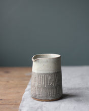 Load image into Gallery viewer, SGRAFFITO POURER