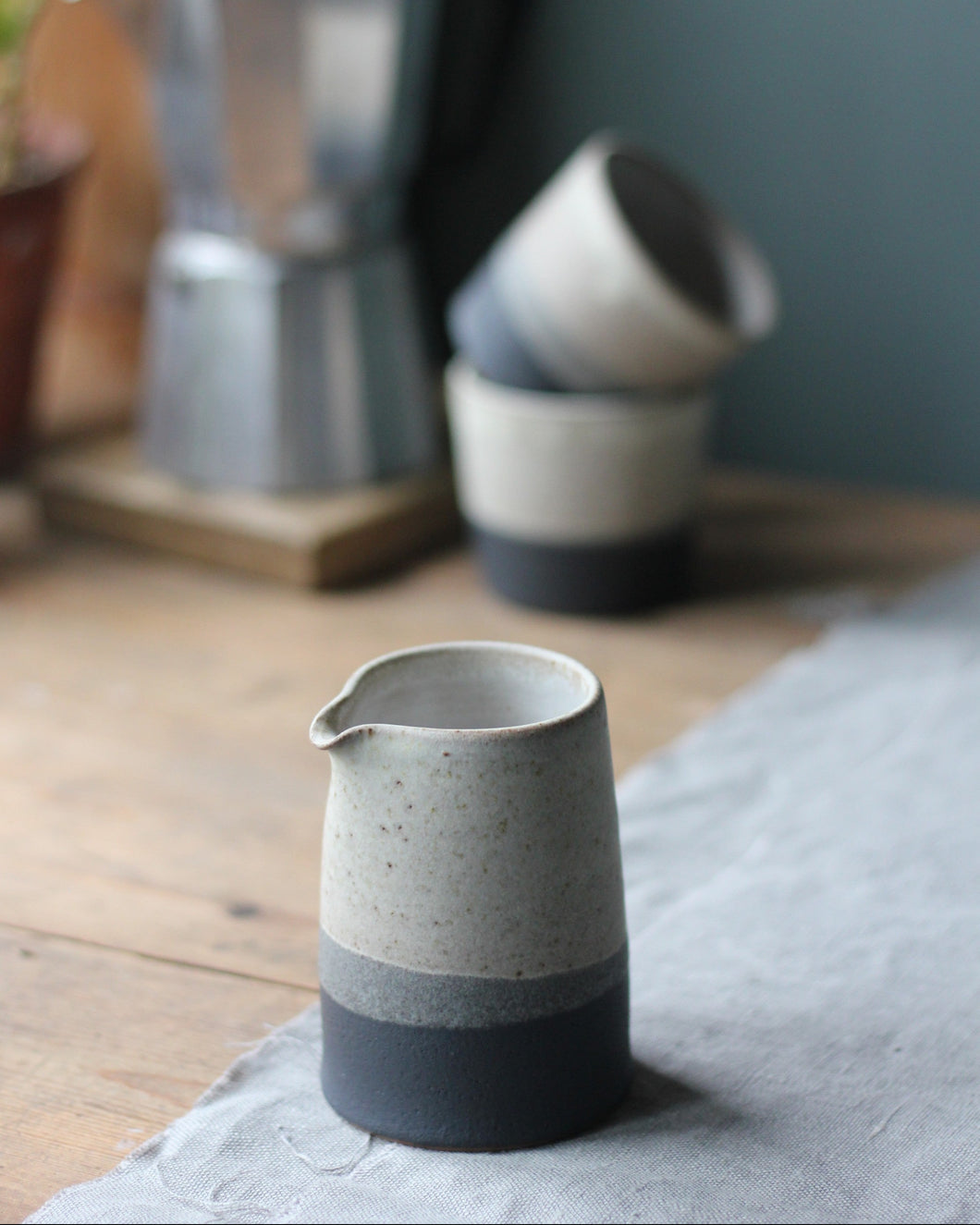 TOASTED CHARCOAL POURER