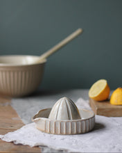 Load image into Gallery viewer, CARVED LEMON SQUEEZER
