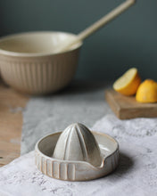 Load image into Gallery viewer, CARVED LEMON SQUEEZER