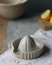 Load image into Gallery viewer, CARVED LEMON SQUEEZER