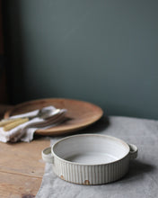 Load image into Gallery viewer, CARVED SERVING DISH