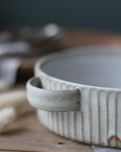 Load image into Gallery viewer, CARVED SERVING DISH