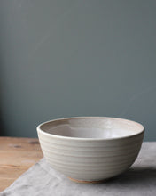 Load image into Gallery viewer, CARVED SERVING BOWL