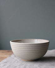 Load image into Gallery viewer, CARVED SERVING BOWL