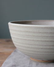 Load image into Gallery viewer, CARVED SERVING BOWL