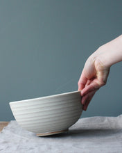 Load image into Gallery viewer, CARVED SERVING BOWL