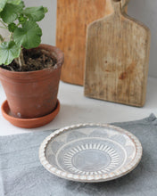 Load image into Gallery viewer, SGRAFFITO DISH #3
