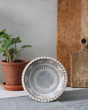 Load image into Gallery viewer, SGRAFFITO DISH #3