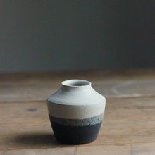 Load image into Gallery viewer, TOASTED CHARCOAL STEM VASE #2