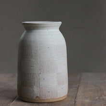 Load image into Gallery viewer, CARVED VASE #4